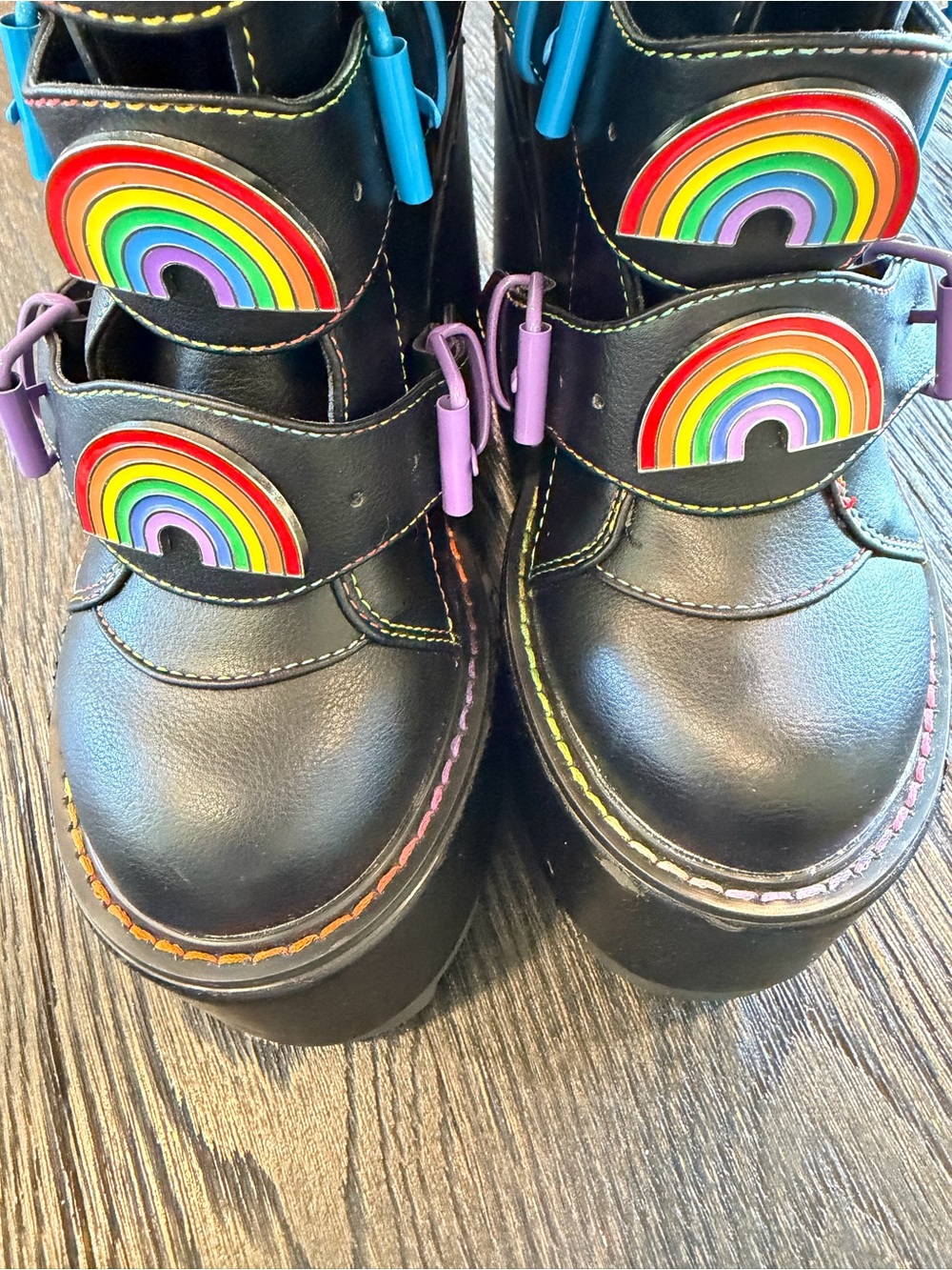 Black with rainbow heart , size 7 , platform, boots,  - Picture 5 of 13